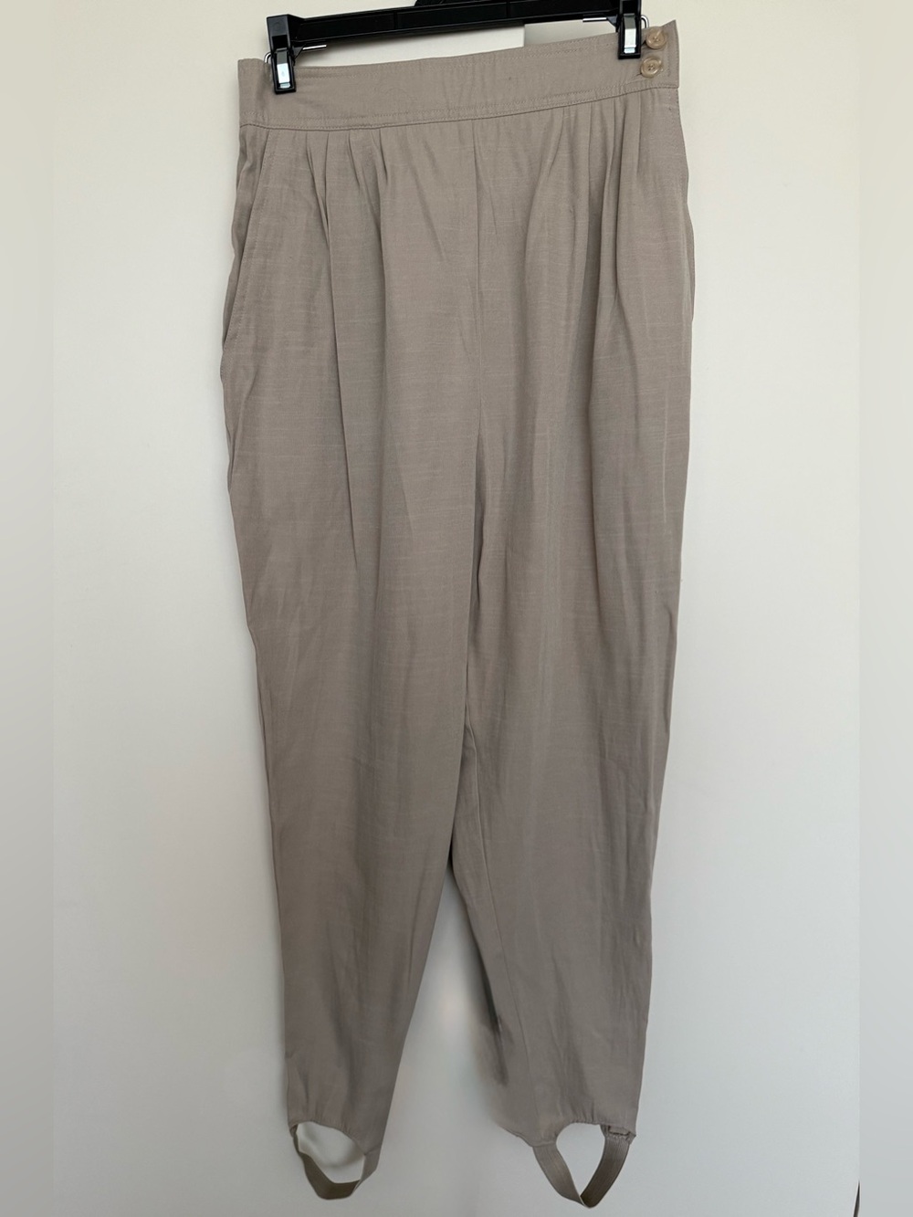 Vintage 80s “Counterparts” Stirrup Pleated Legging Pants Beige S/M EUC